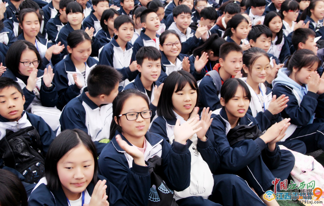 “乐心”校园行走进永丰中学  精彩演出深受师生喜爱