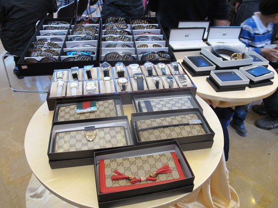 万达奢侈品展销会盛大开幕 国际大牌引追捧